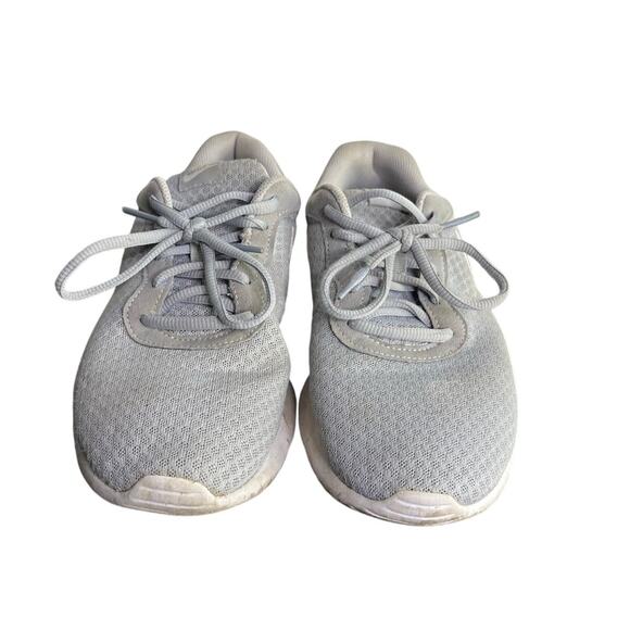 Nike Tanjun Sneakers Kids 6.5Y Wolf Gray white Running Shoes - Picture 2 of 9